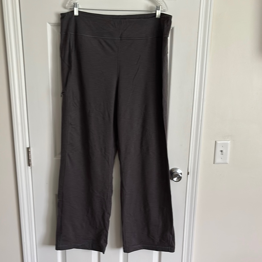 Duluth No-Ga relaxed fit pants
